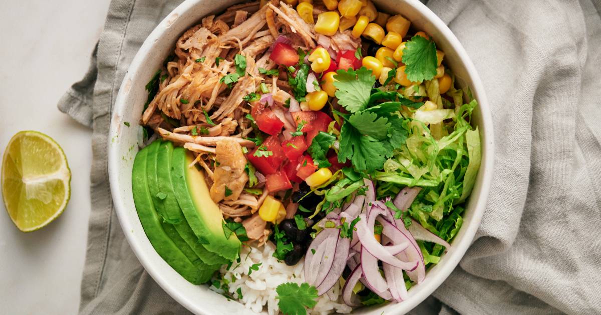 How to Make Tender & Crispy Slow Cooker Carnitas Burrito Bowls